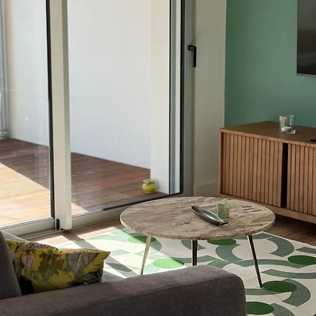 Апартаменты Avec Terrasse - Proche Et Centre *