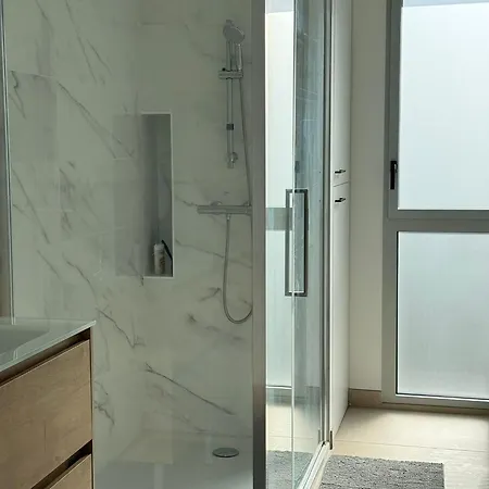 Apartment Avec Terrasse - Proche Et Centre Royan