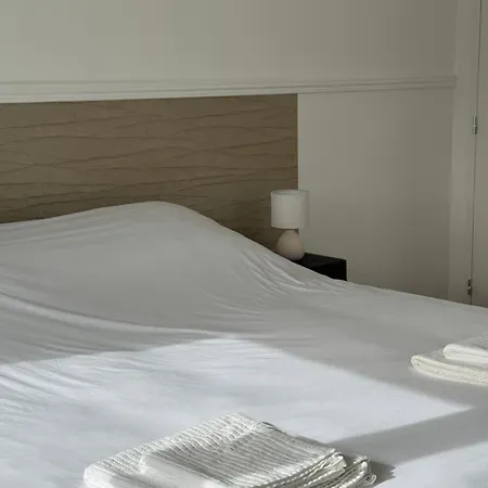 Avec Terrasse - Proche Et Centre Apartment