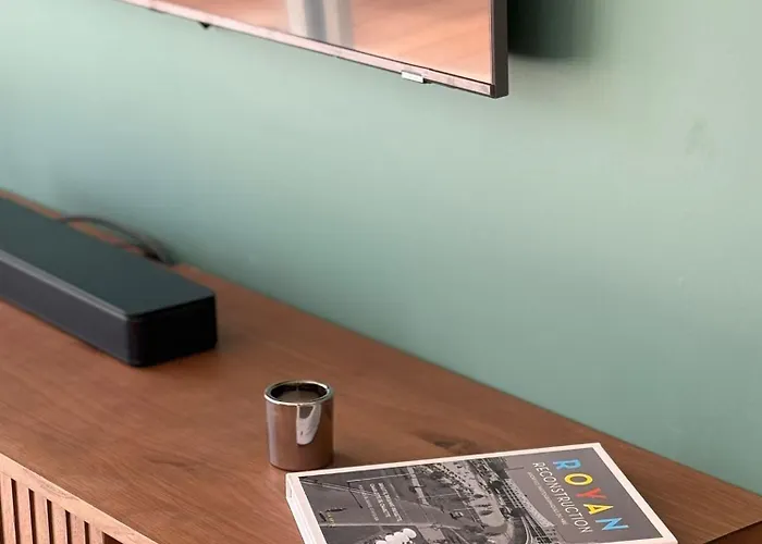 Apartment Avec Terrasse - Proche Et Centre *